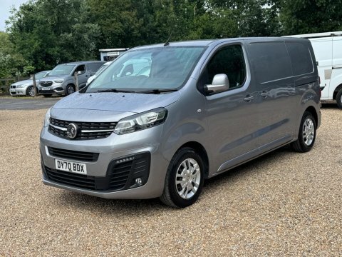 Vauxhall Vivaro 1.5L Sportive White #8