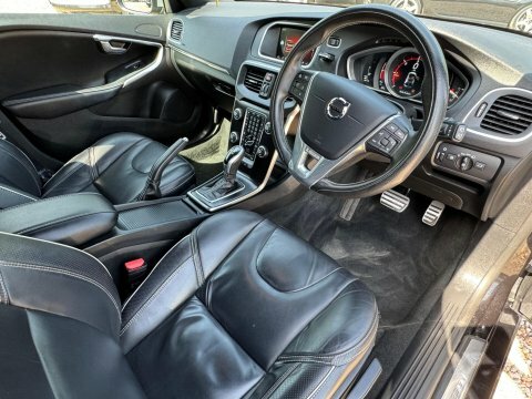 Volvo V40 2.0 D4 R-design Black #2