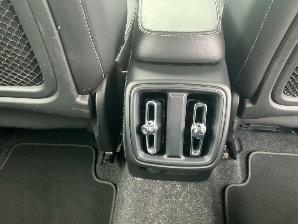 Volvo XC40 T3 R-design Black #23