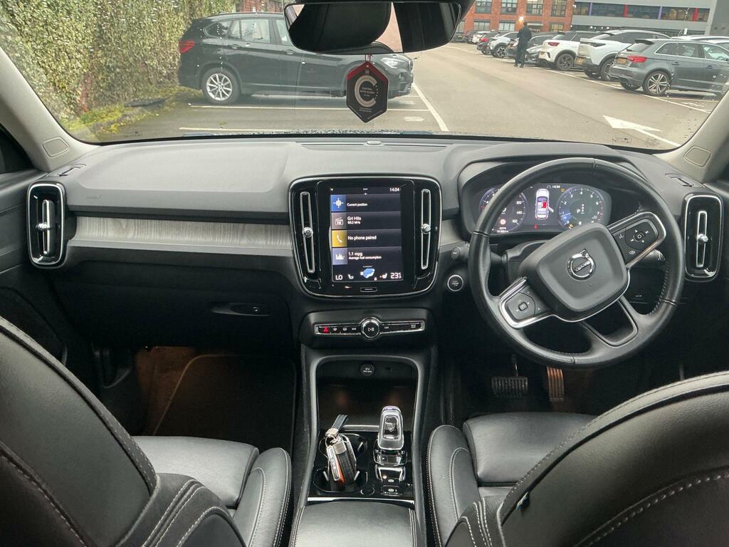 Volvo XC40 T3 R-design Black #14