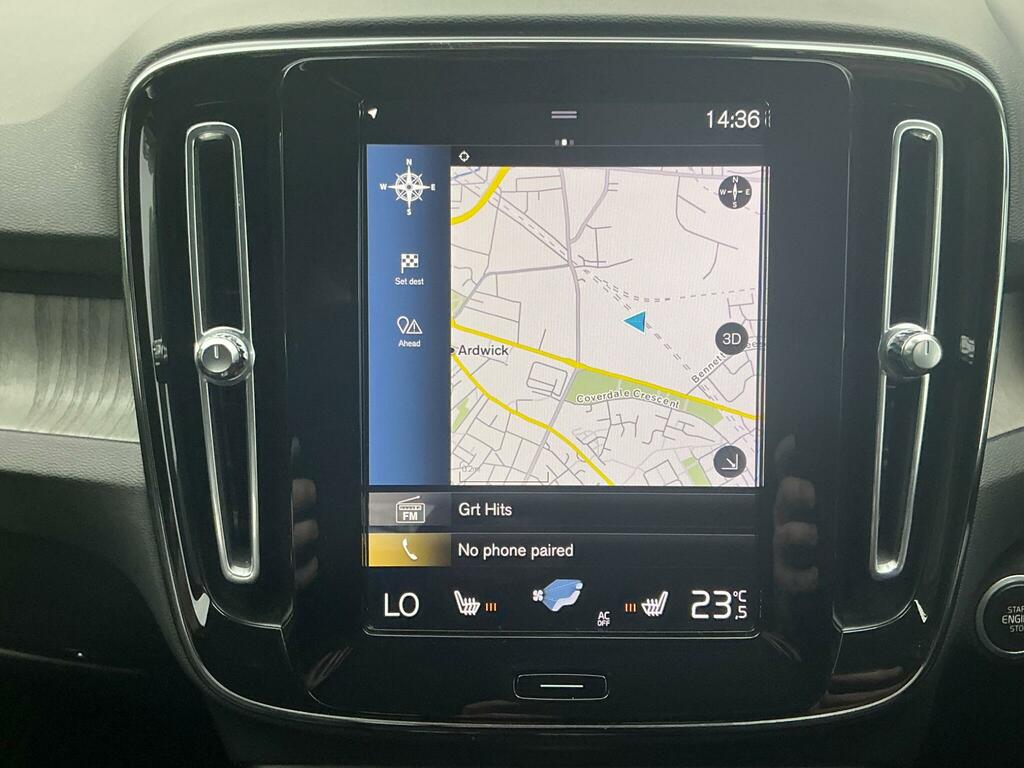 Volvo XC40 T3 R-design Black #37