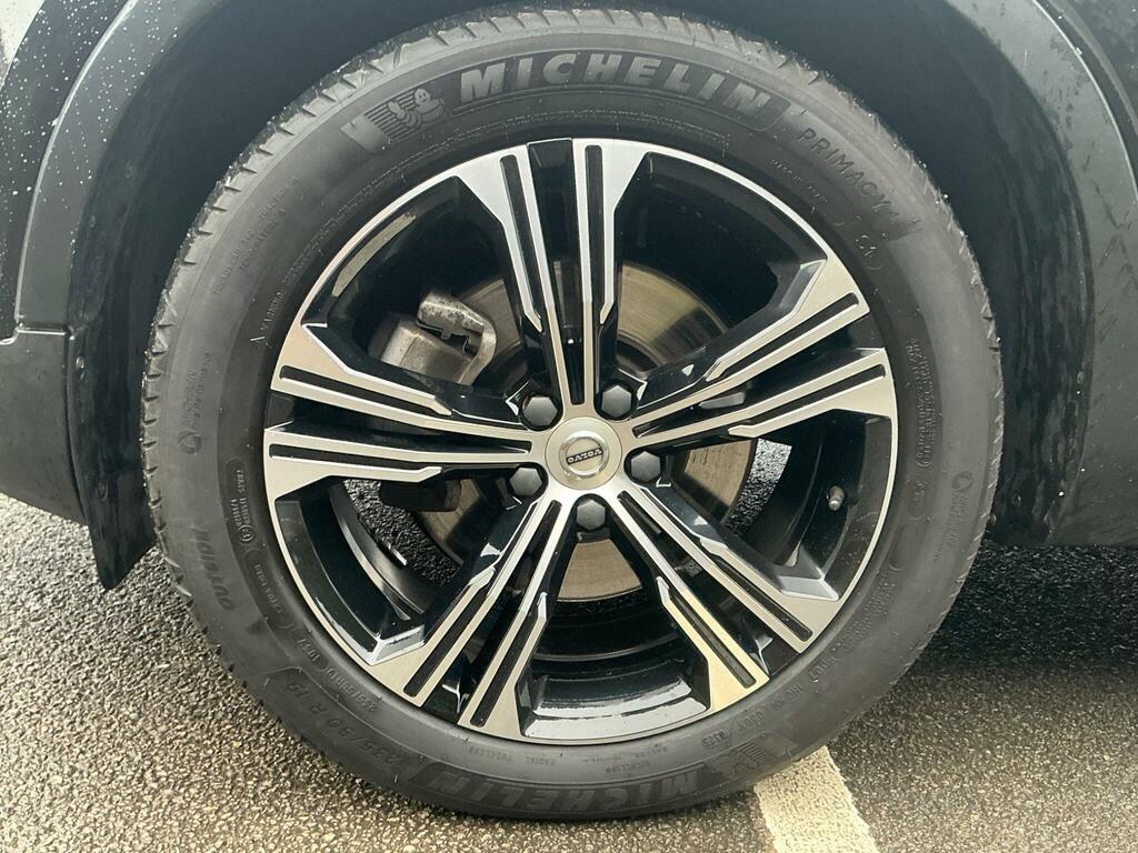 Volvo XC40 T3 R-design Black #28
