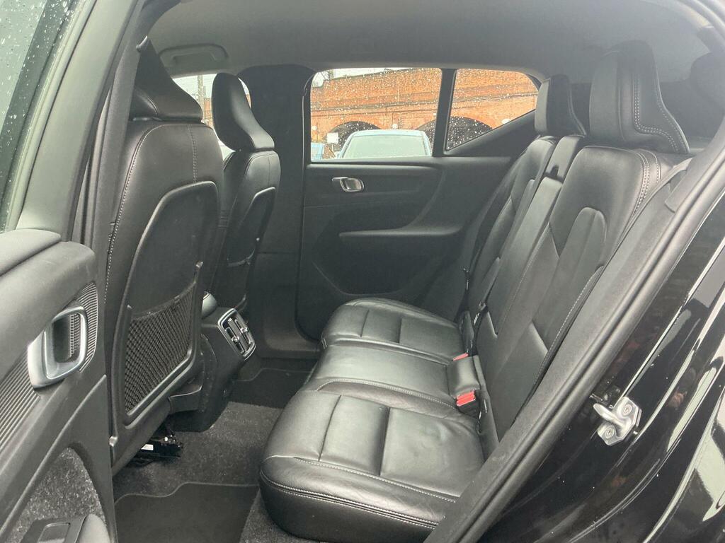 Volvo XC40 T3 R-design Black #15
