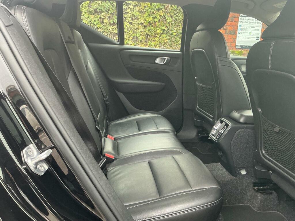 Volvo XC40 T3 R-design Black #16