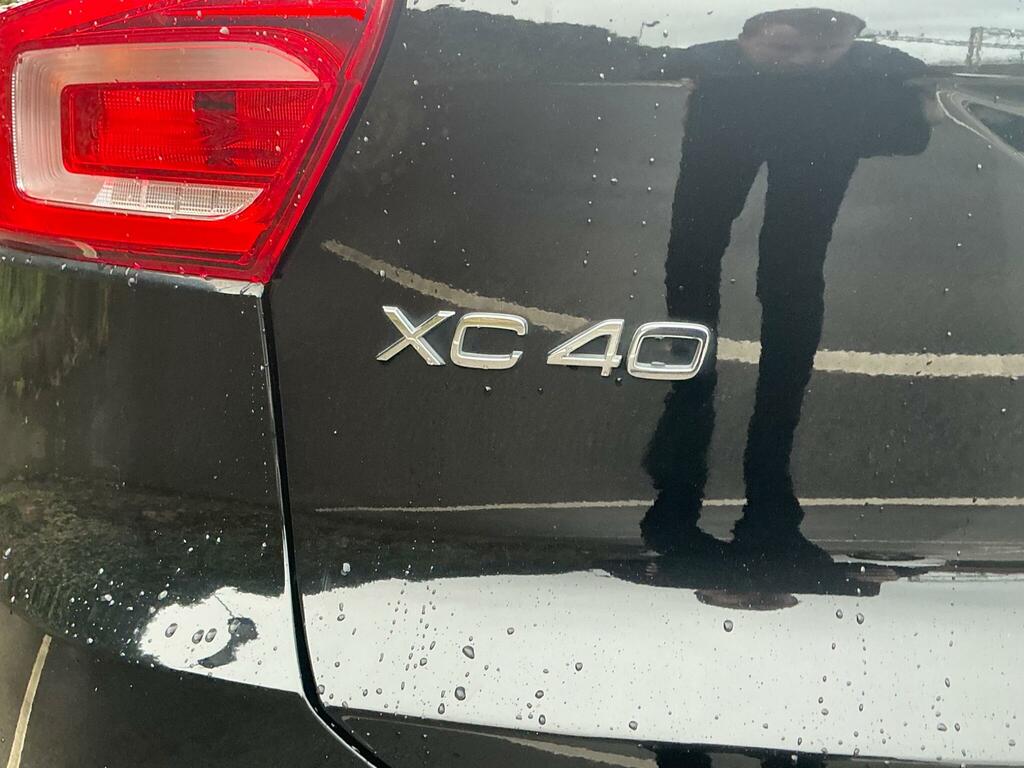 Volvo XC40 T3 R-design Black #43