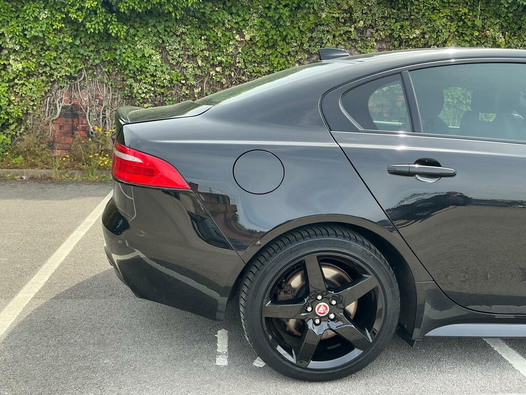 Jaguar XE D R-sport Black #31