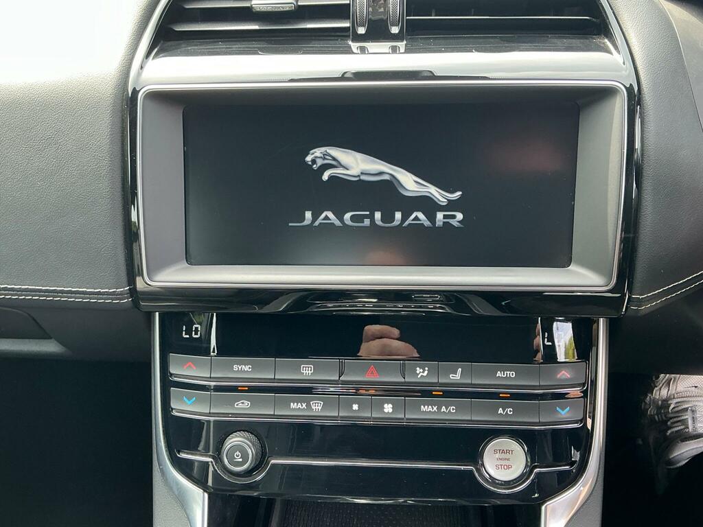 Jaguar XE D R-sport Black #38