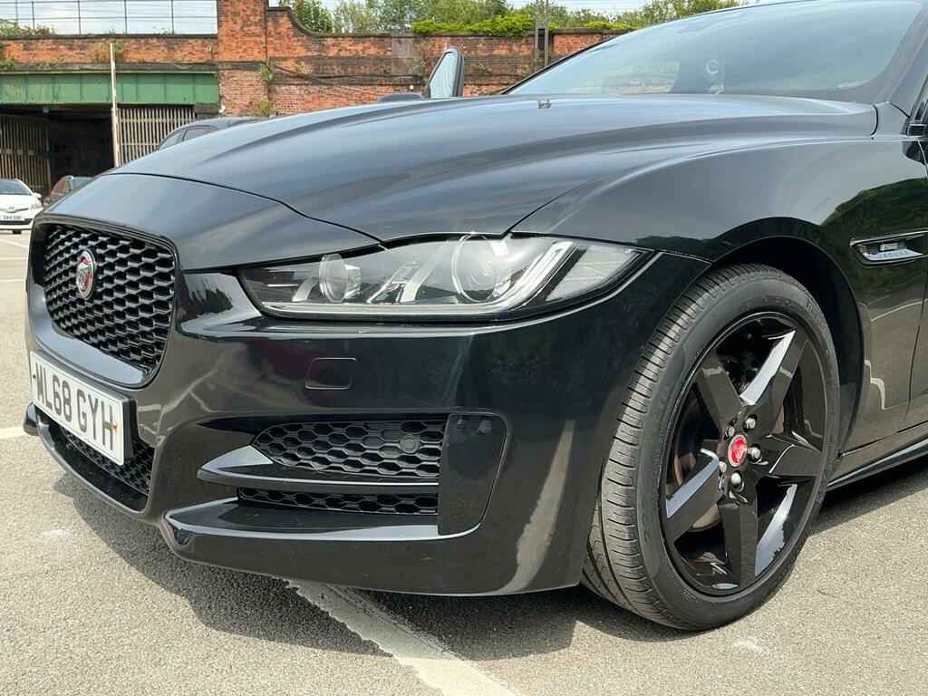 Jaguar XE D R-sport Black #44