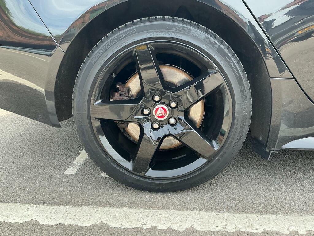 Jaguar XE D R-sport Black #32