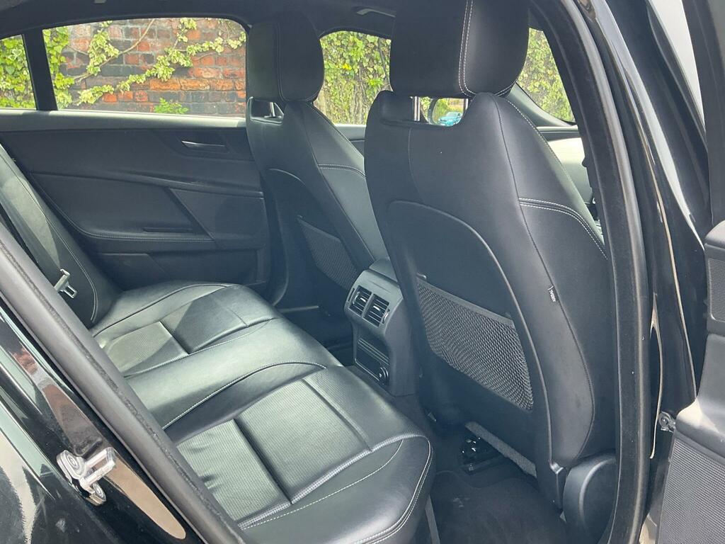 Jaguar XE D R-sport Black #18