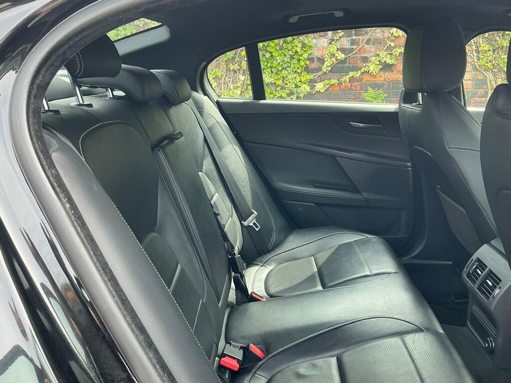 Jaguar XE D R-sport Black #17
