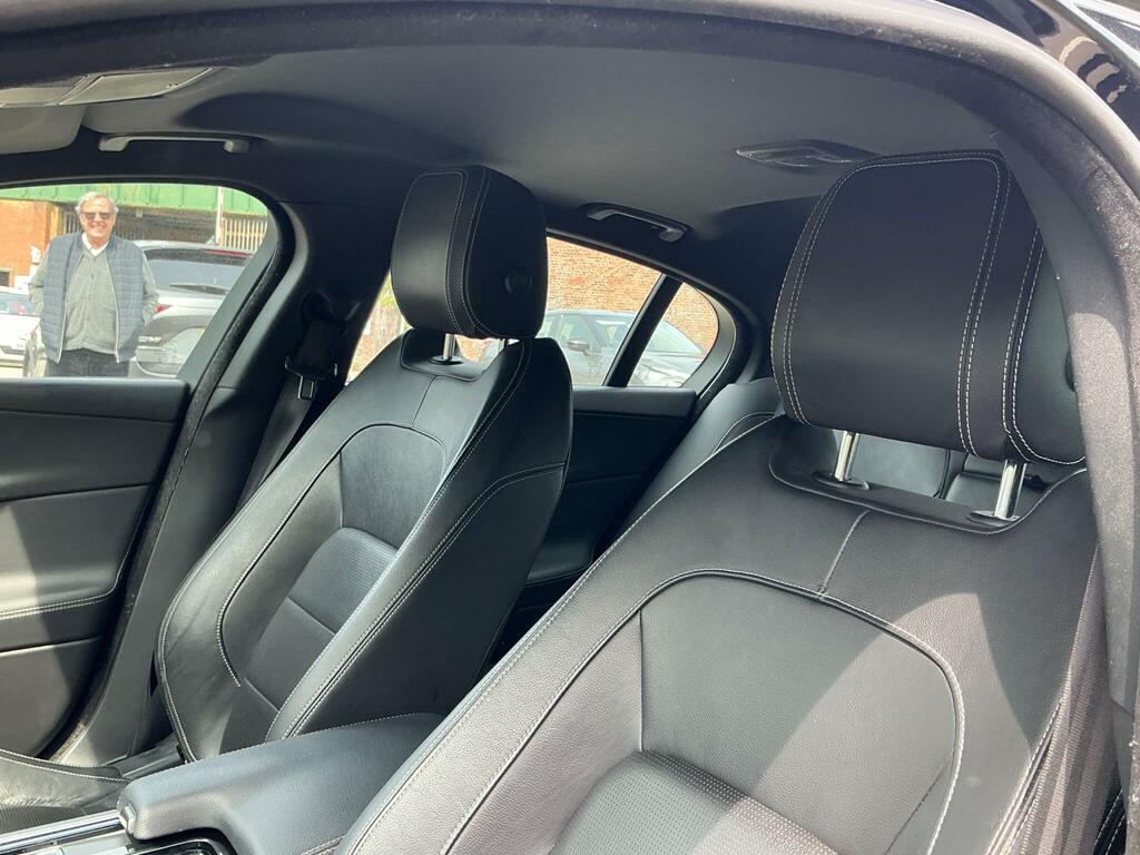 Jaguar XE D R-sport Black #40