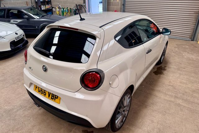 Alfa Romeo MiTo 0.9 Tb Twinair 105 Distinctive Black #8