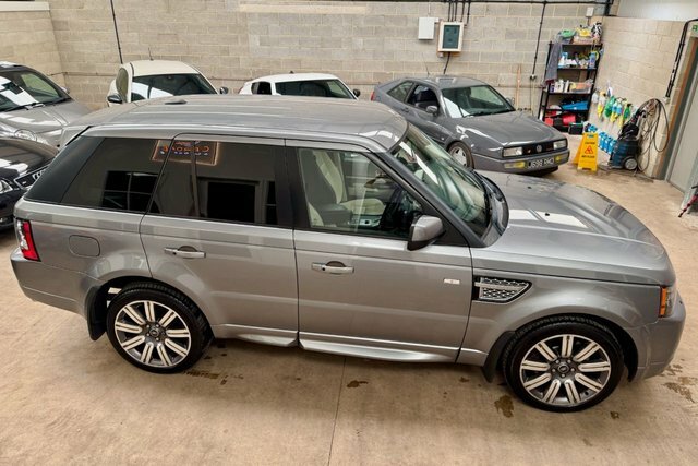Land Rover Range Rover Sport 3.0 Sd V6 Sport Suv Grey #4