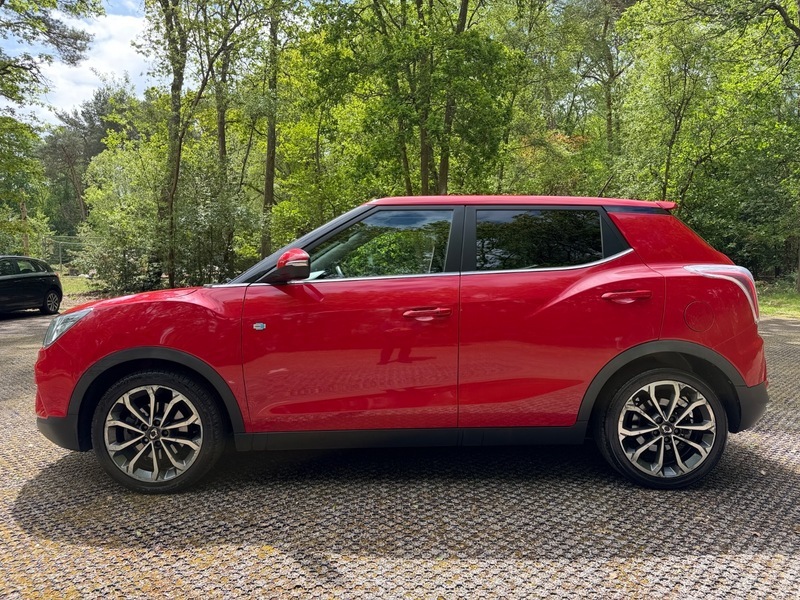 SsangYong Tivoli Elx Red #6