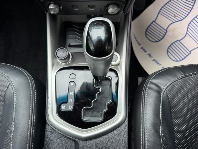 SsangYong Tivoli Elx White #27