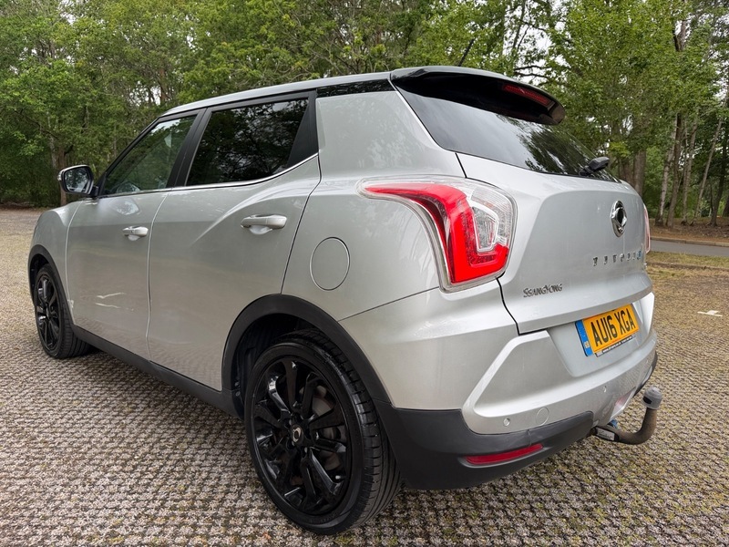 SsangYong Tivoli Elx Silver #4