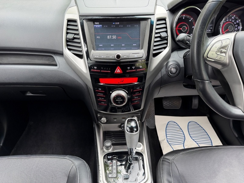 SsangYong Tivoli Elx White #31