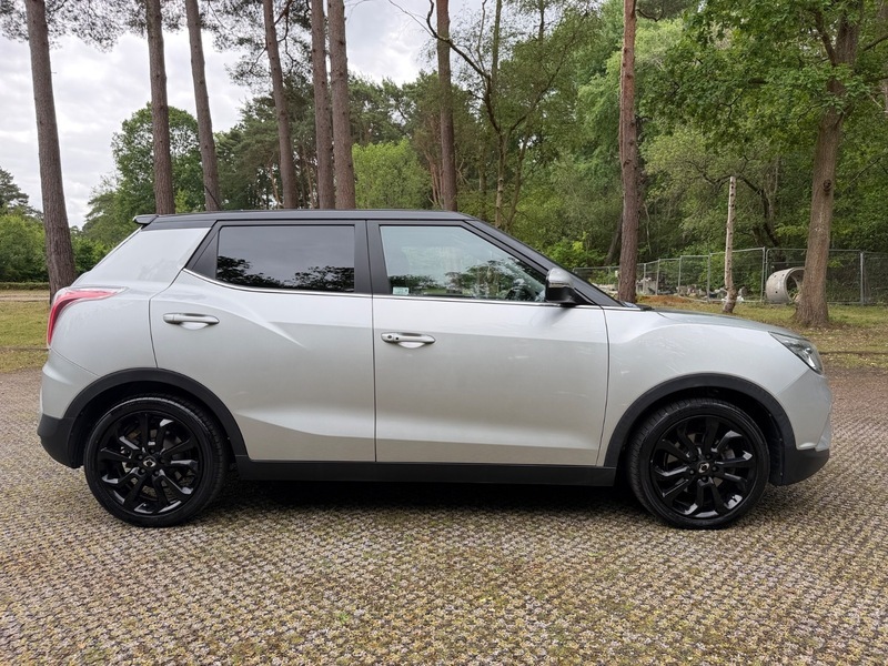 SsangYong Tivoli Elx Silver #5