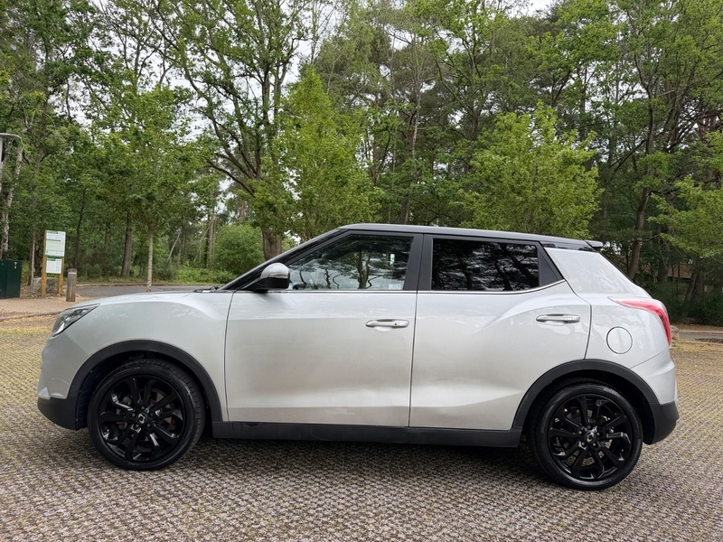 SsangYong Tivoli Elx Silver #6