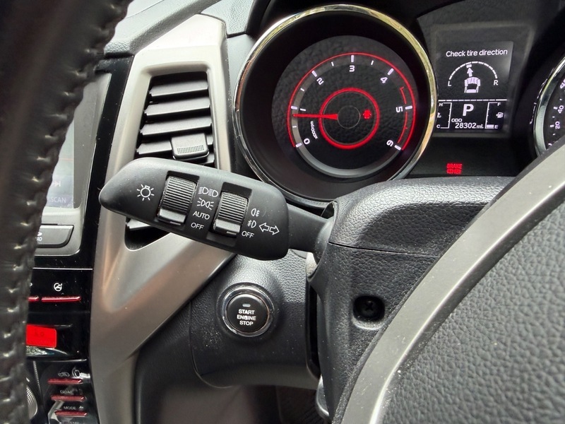SsangYong Tivoli Elx White #33