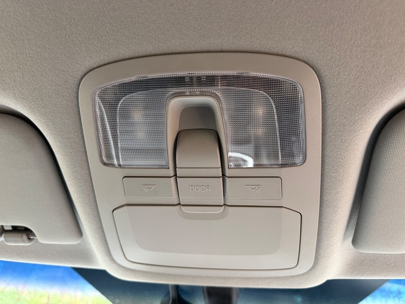 SsangYong Tivoli Elx White #48