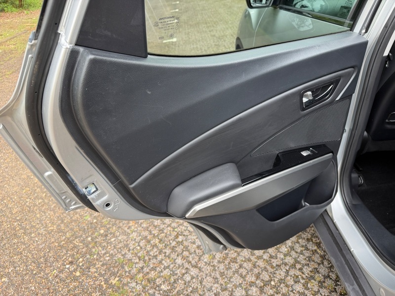 SsangYong Tivoli Elx White #53
