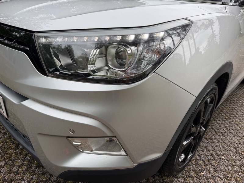 SsangYong Tivoli Elx White #45