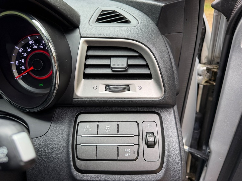 SsangYong Tivoli Elx White #35