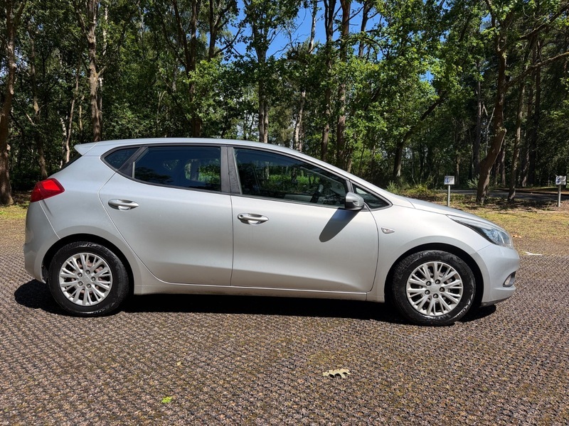 Kia Ceed Crdi 1 Silver #6