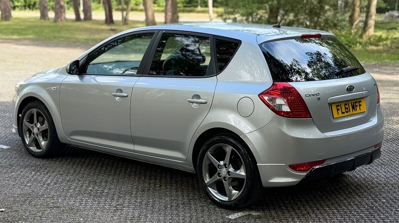 Kia Ceed 1.6 Crdi Ecodynamics 2 Sports Wagon Euro 5 Ss Blue #13