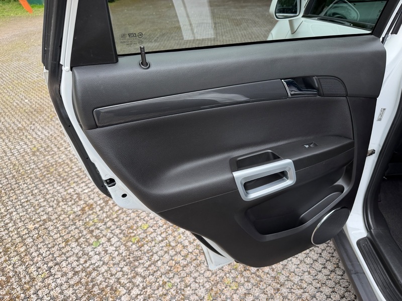 Vauxhall Antara 2.2 Exclusiv Cdti 4Wd 161 Bhp White #48