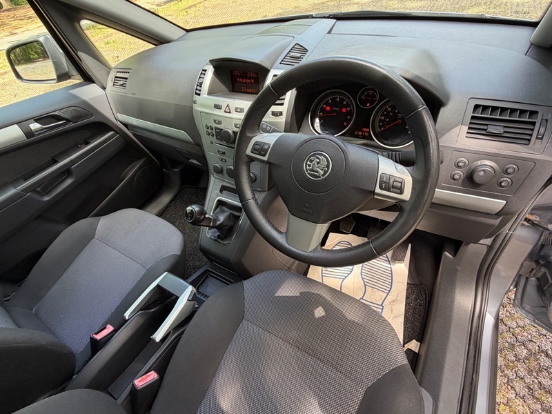 Vauxhall Zafira Exclusiv Blue #14