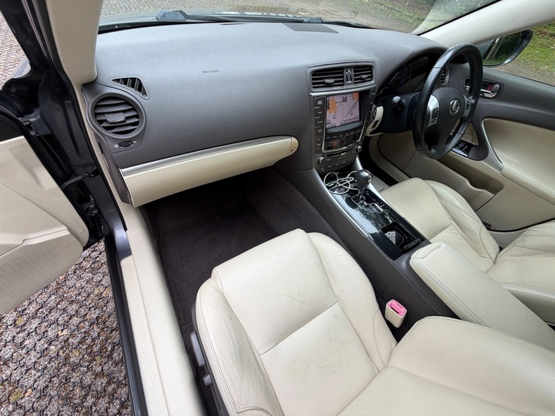 Lexus IS Saloon 2.5 250 V6 Advance Euro 5 201212 Black #41