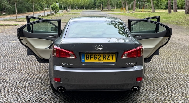 Lexus IS Saloon 2.5 250 V6 Advance Euro 5 201212 Black #32