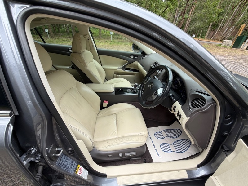 Lexus IS Saloon 2.5 250 V6 Advance Euro 5 201212 Black #15