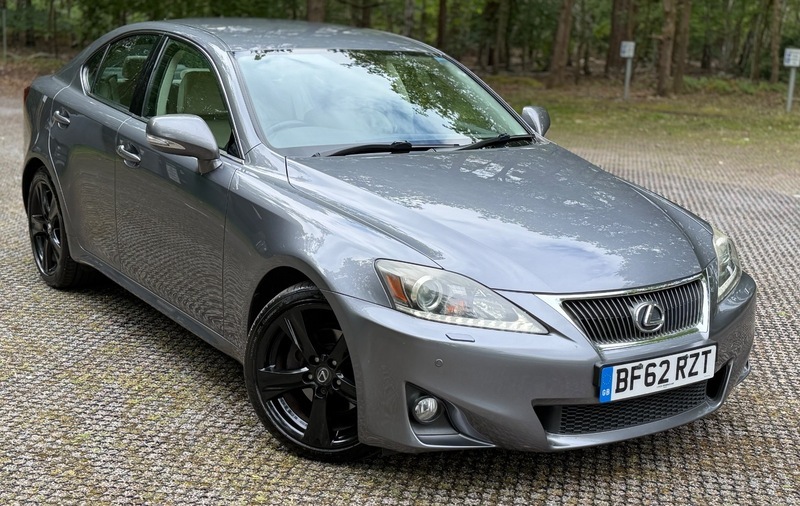 Lexus IS Advance Grey