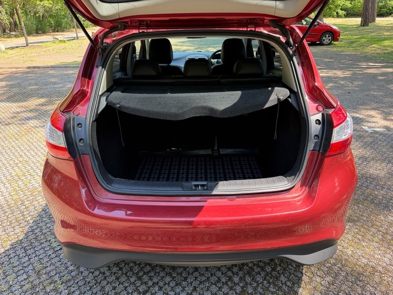 Nissan Pulsar Visia White #53
