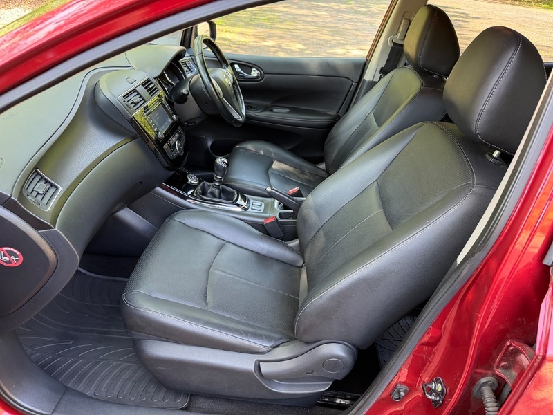 Nissan Pulsar Visia White #19
