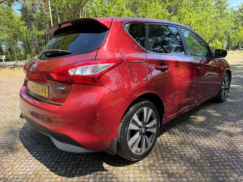 Nissan Pulsar Visia White #9