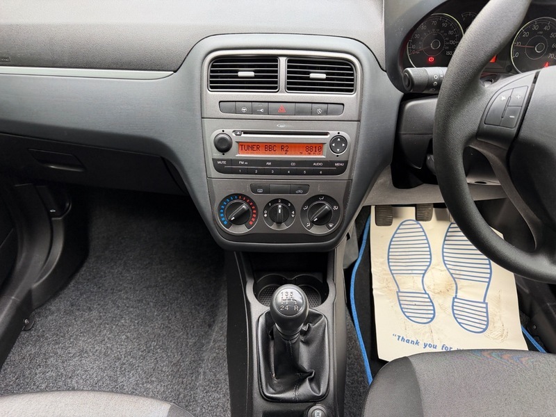 Fiat Punto Mylife White #27