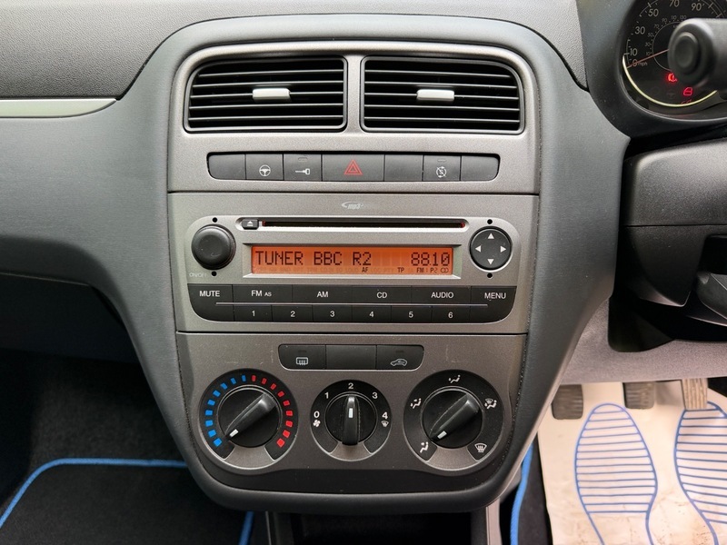 Fiat Punto Mylife White #22