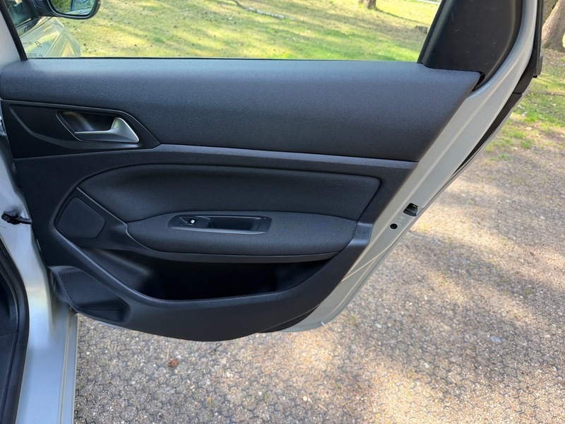 Peugeot 308 1.6 Blue Hdi Ss Grey #47