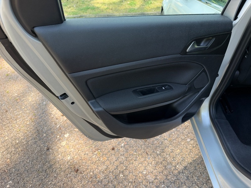 Peugeot 308 1.6 Blue Hdi Ss Grey #48