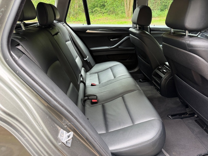BMW 5 Series 520D Se Touring Grey #3