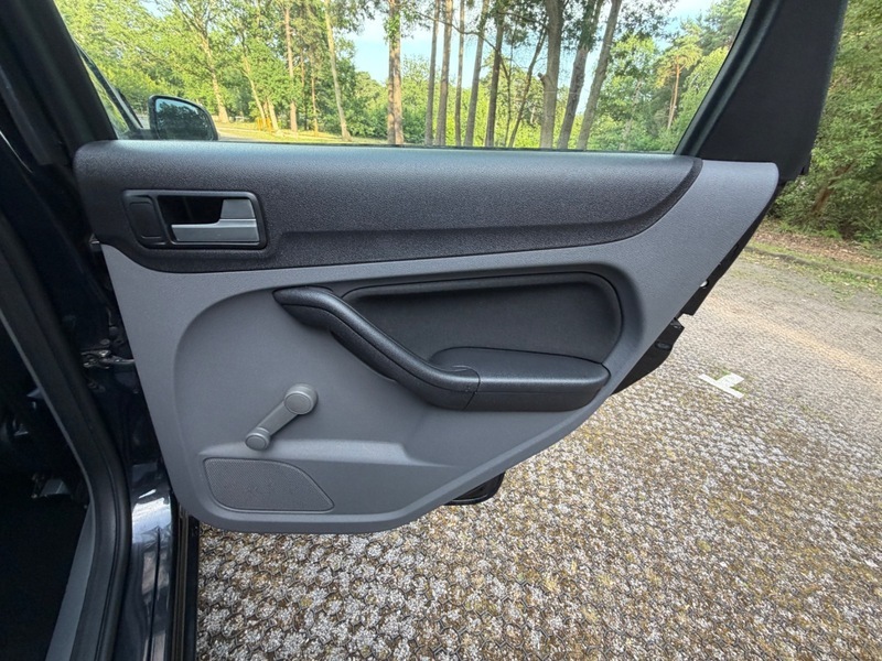 Ford Focus 1.6 Zetec Hatchback Euro 5 105 Blue #27