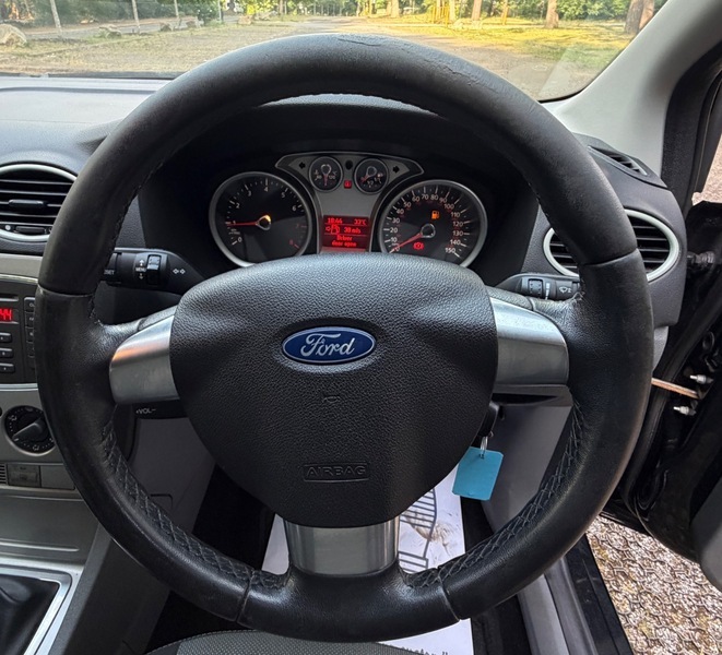 Ford Focus 1.6 Zetec Hatchback Euro 5 105 Blue #23