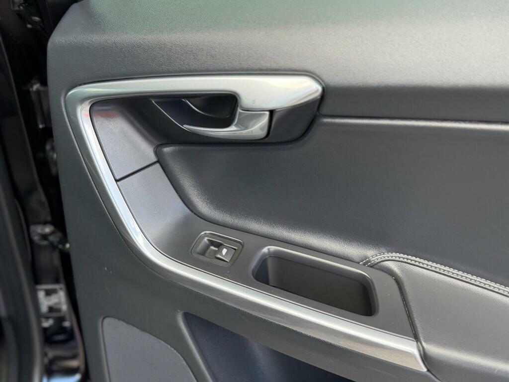Volvo XC60 Silver #29