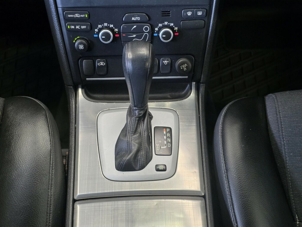 Volvo XC90 2.4 D5 Active Awd Silver #33