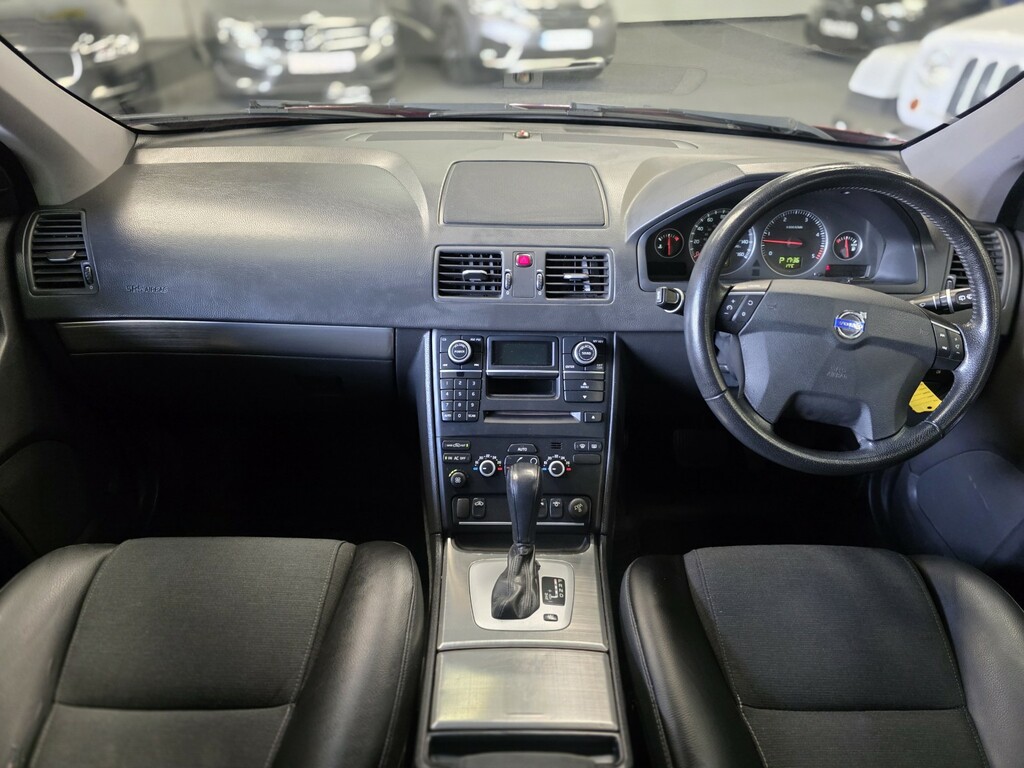 Volvo XC90 2.4 D5 Active Red #2